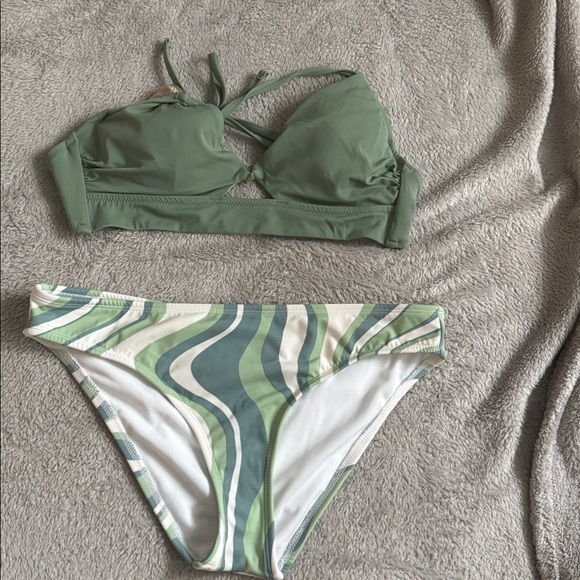 Shade & Shore green bathing suit - Picture 1 of 7